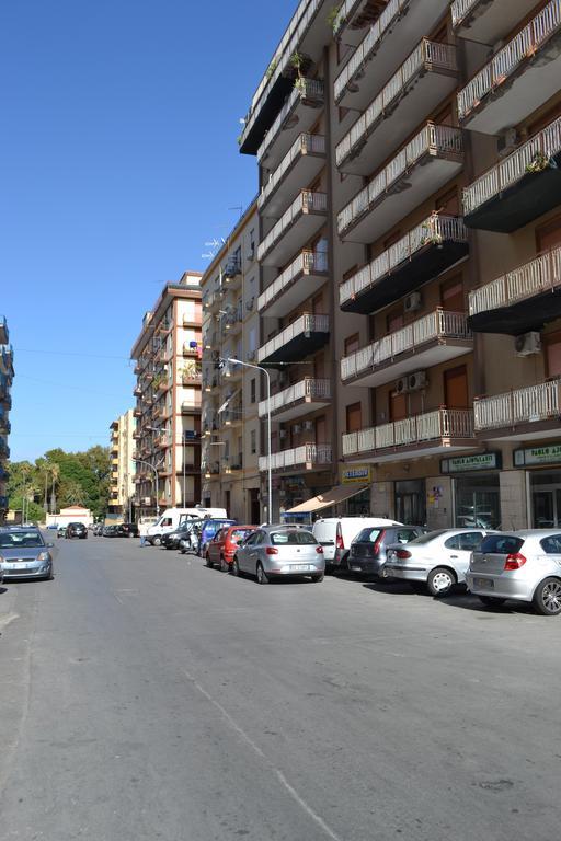 A Tre Passi Dal Centro Hotel Palermo Exterior foto